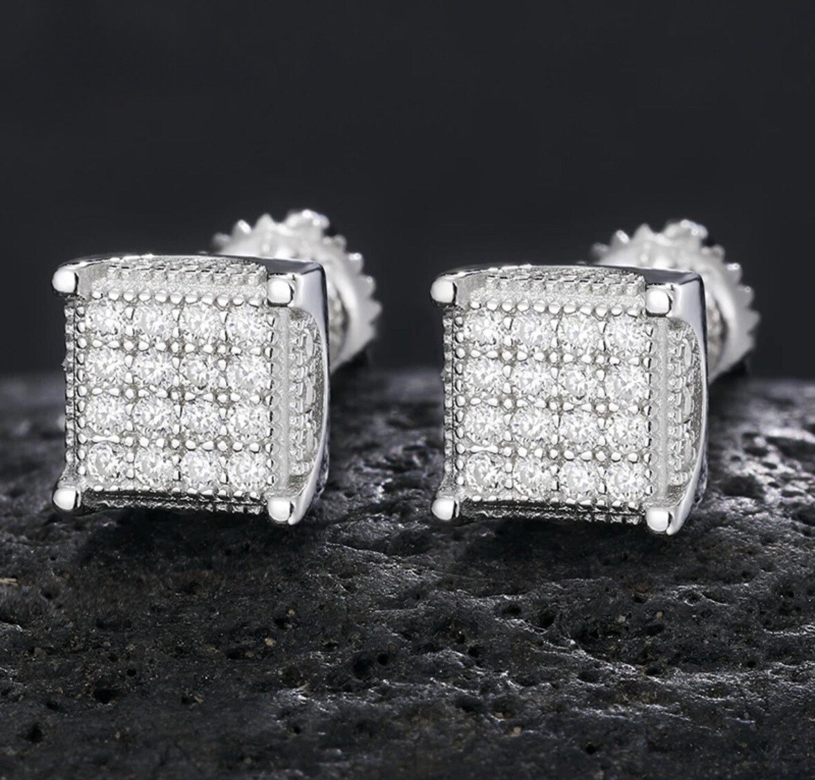 “SQUARE” MENS MOISSANITE EARRINGS