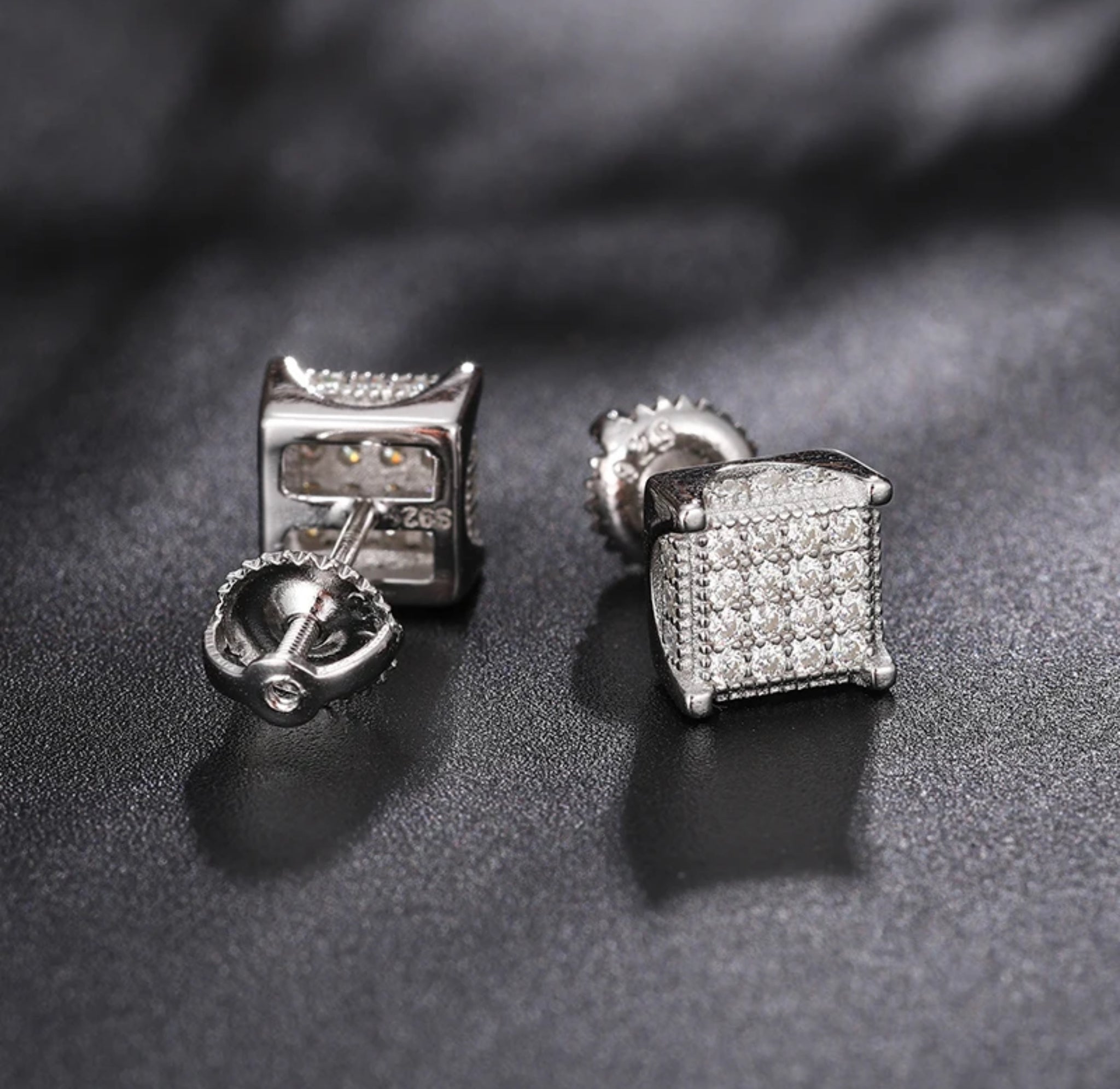 “SQUARE” MENS MOISSANITE EARRINGS