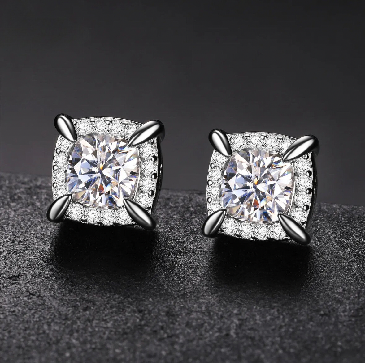 “STUD” MENS MOISSANITE EARRINGS