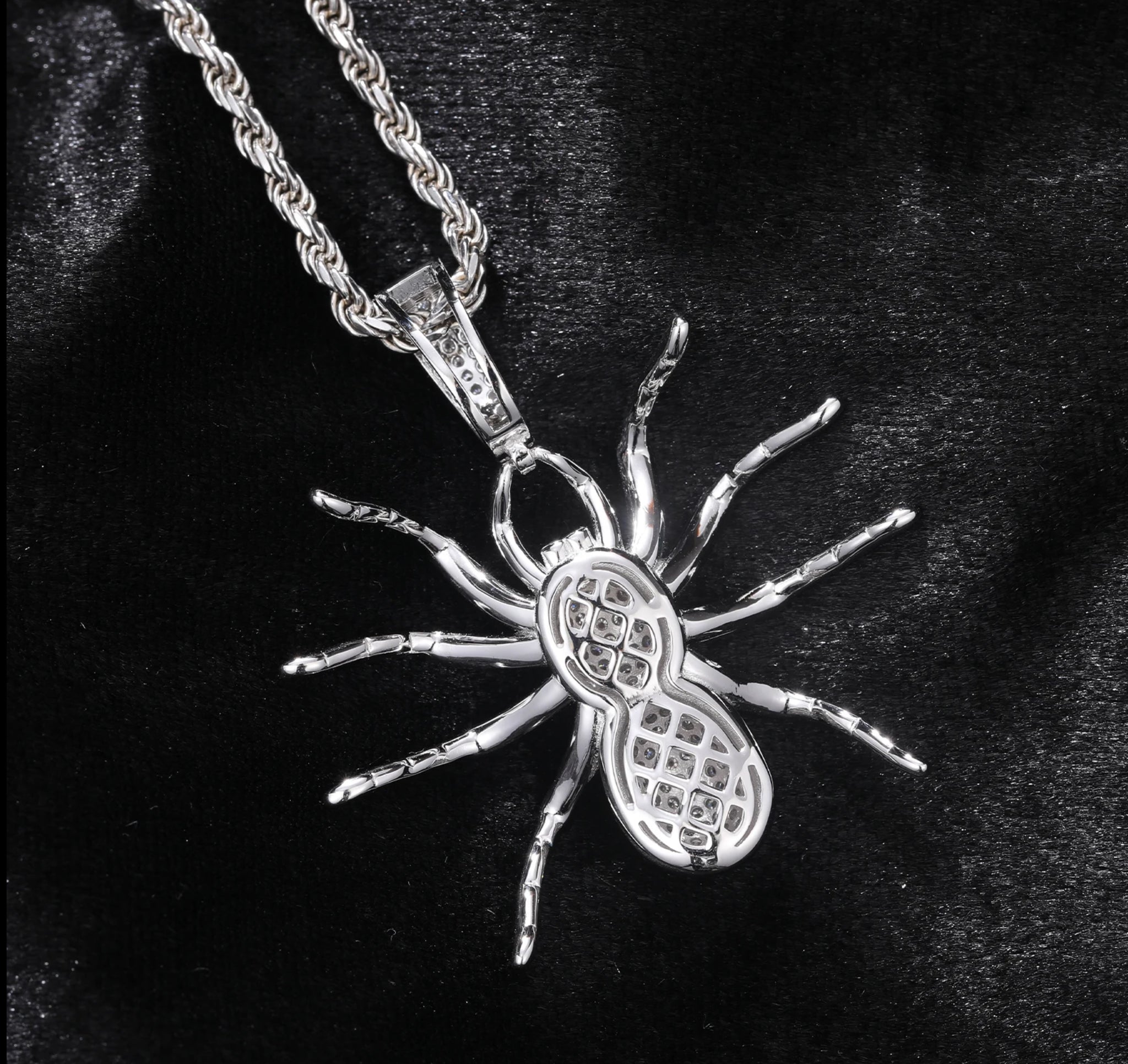 “SPIDER V2” MOISSANITE PENDANT