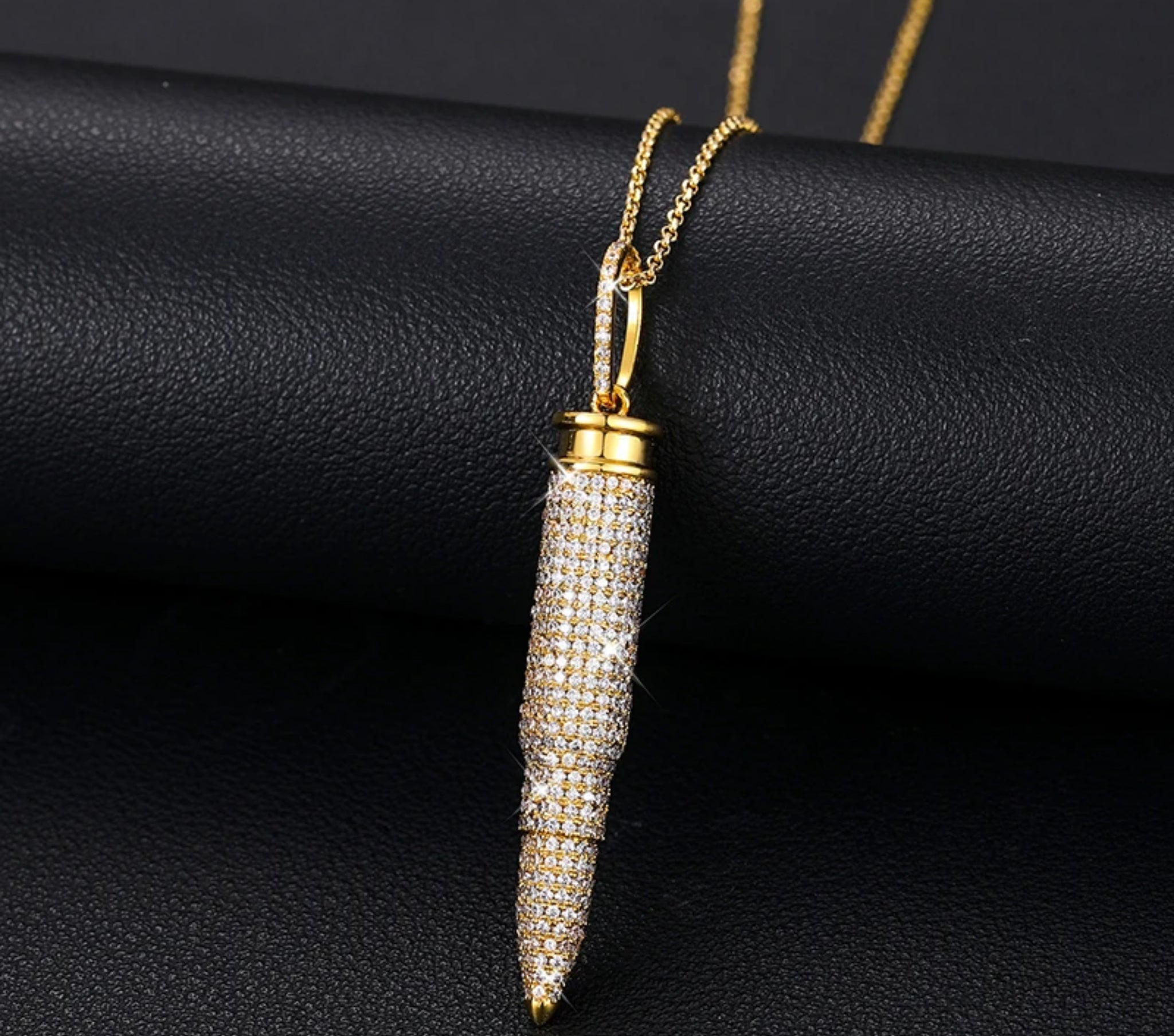 “BULLET” MOISSANITE PENDANT